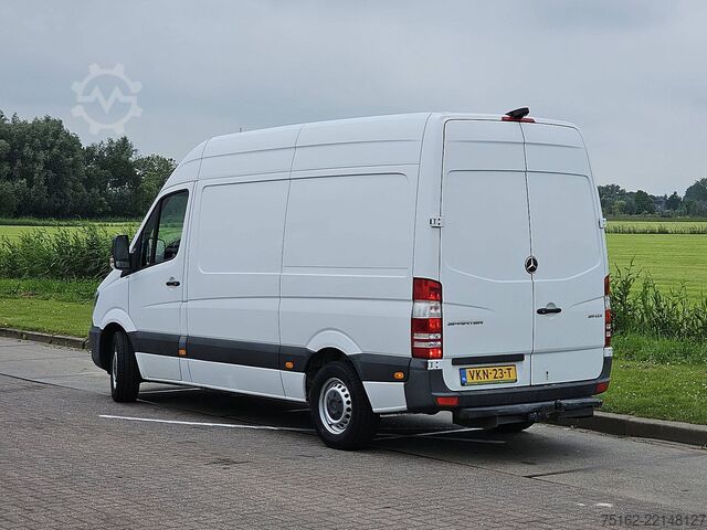 高顶旅行车 MERCEDES-BENZ SPRINTER 311