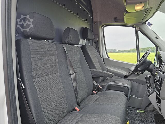 高顶旅行车 MERCEDES-BENZ SPRINTER 311