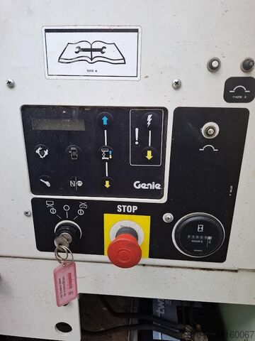 Elevador de tijera Genie GS-3390 RT