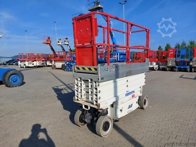 Elevador de tijera JLG 2630ES