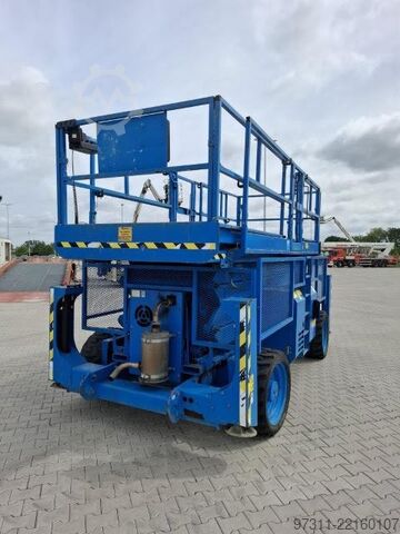 Elevador de tijera Genie GS-4390 RT