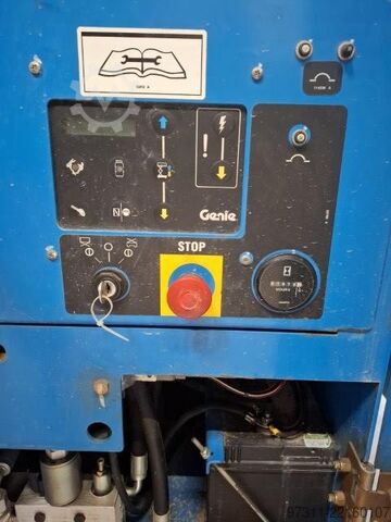 Elevador de tijera Genie GS-4390 RT