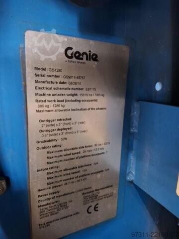 Elevador de tijera Genie GS-4390 RT