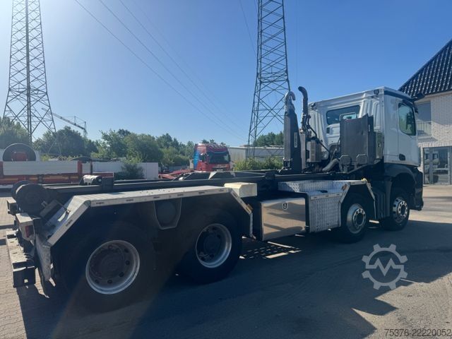 Truk container hook arm (roll-off) MERCEDES-BENZ AROCS 8x4/4 MOBAS Abrollkipper RETARDER