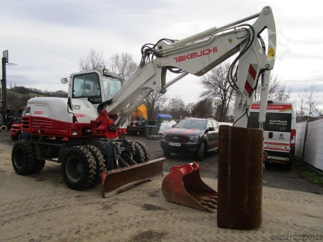 รถขุดล้อยาง Takeuchi TB 295W - POWERTILT + Schnellw + 3 Löffel