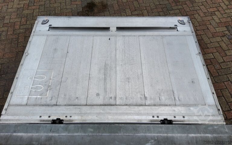 Kofer Renault D 210 P4x2 - ACC. - 33-BPX-1 - BAKWAGEN - 12 TO...