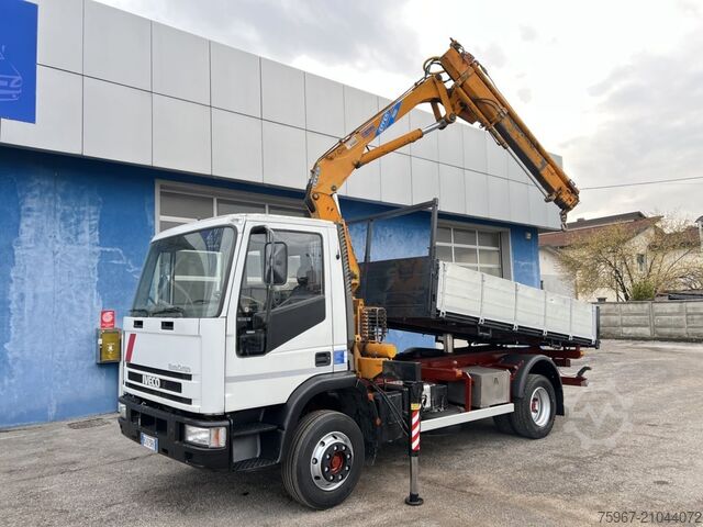 Three-way tipper truck with crane Iveco Eurocargo 120e18