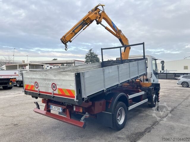 Three-way tipper truck with crane Iveco Eurocargo 120e18