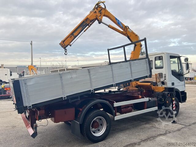 Three-way tipper truck with crane Iveco Eurocargo 120e18