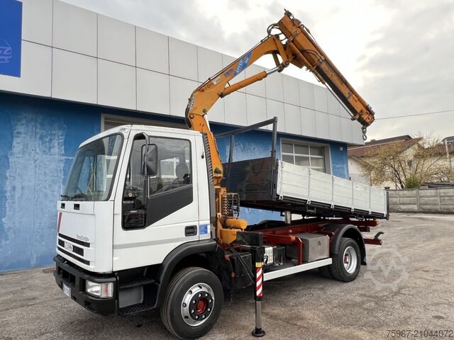 Three-way tipper truck with crane Iveco Eurocargo 120e18