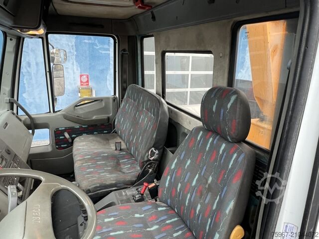 Three-way tipper truck with crane Iveco Eurocargo 120e18