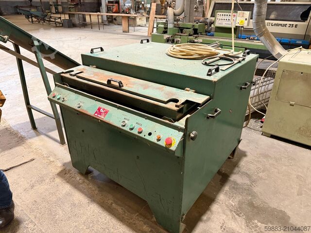 Cross-cut multi-blade saw for beam production TVR 