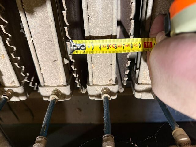 Cross-cut multi-blade saw for beam production TVR 