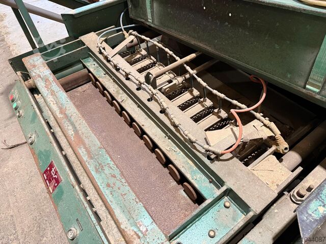 Cross-cut multi-blade saw for beam production TVR 