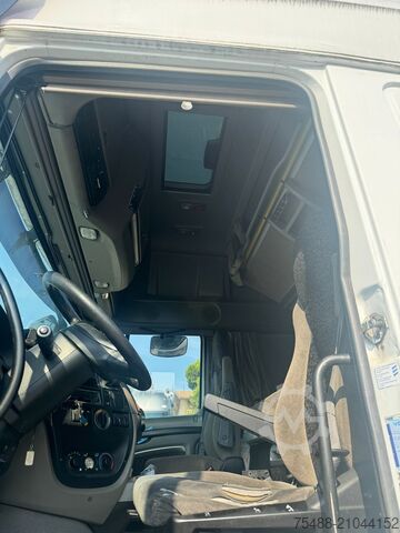 Unit traktor standar DAF XF 105-460 SSC TRATTORE STRADALE