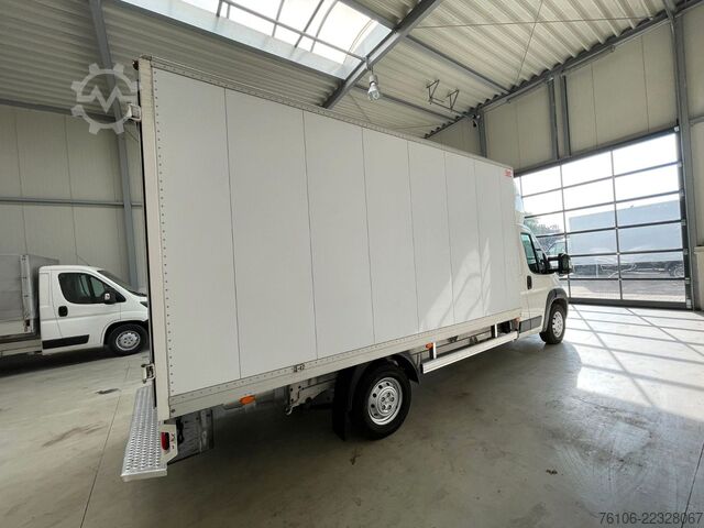 Furgão fechado PEUGEOT Boxer Koffer mit grosse Türen *Klima*Navi*