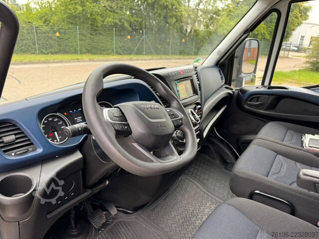Sandučar IVECO Daily 72C18 Hi Matic Koffer mit Ladebordwand