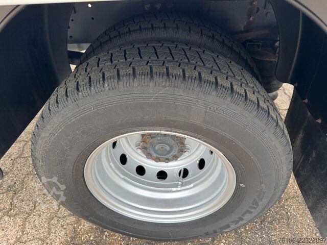 Sandučar IVECO Daily 72C18 Hi Matic Koffer mit Ladebordwand