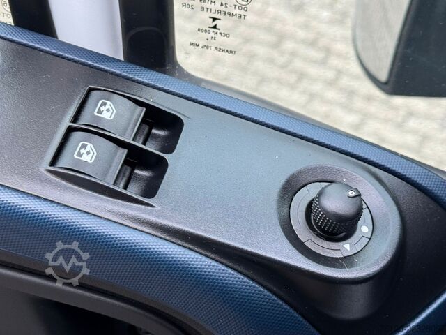Sandučar IVECO Daily 72C18 Hi Matic Koffer mit Ladebordwand