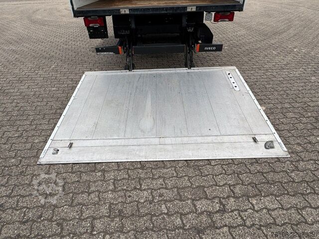Sandučar IVECO Daily 72C18 Hi Matic Koffer mit Ladebordwand