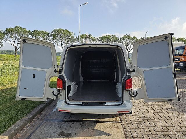 Carrinha de tejadilho alto VOLKSWAGEN TRANSPORTER 2.0 TDI T6.1 150Pk L2H1 Autm