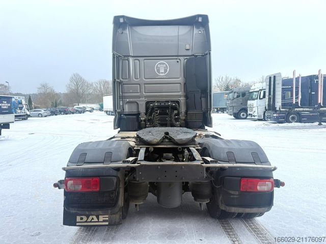 Standardni traktor jedinica DAF XF 440 FT mit Schubboden Hydraulik