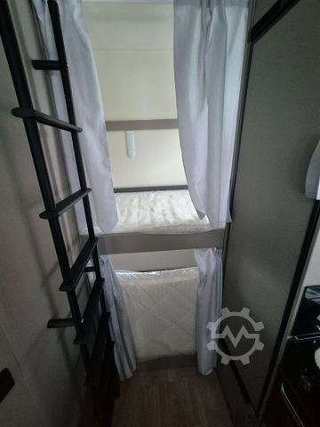 Caravana semiintegrada BÜRSTNER Campeo TD 676 G