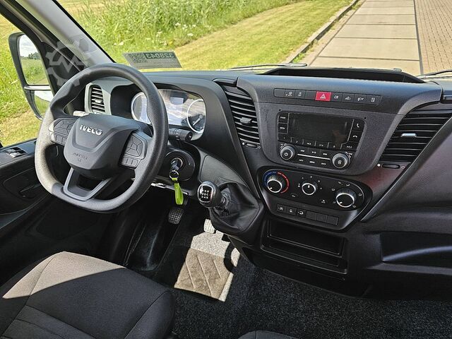Bőrönd IVECO DAILY 35C16 Bakwagen Laadklep