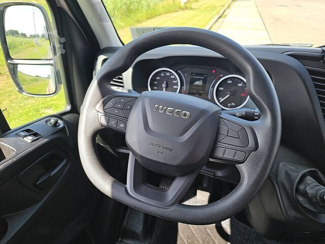 Bőrönd IVECO DAILY 35C16 Bakwagen Laadklep