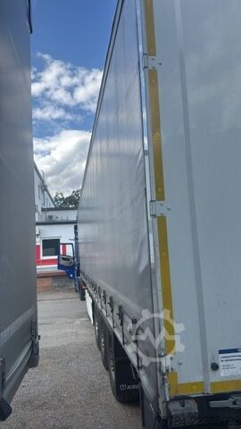 Nyitott ponyvás félpótkocsi KRONE SD STANDARD CURTAINSIDER,  PALETTENKASTEN, LIFTACHSE, MIETKAUF MGL.