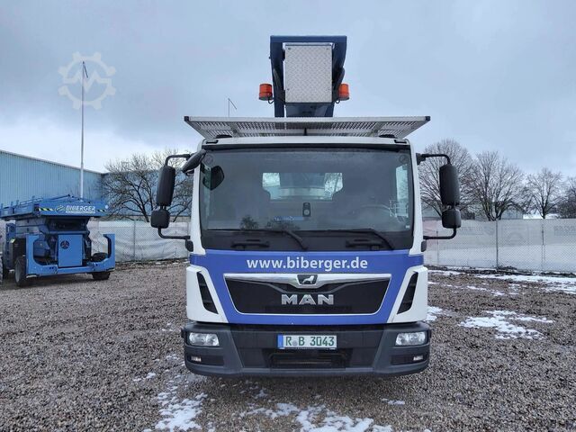 Platforma montirana na kamionu SYSTEM LIFT Palfinger P300 KS