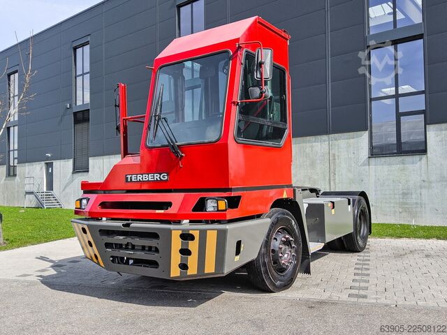 Traktor Terberg YT 220