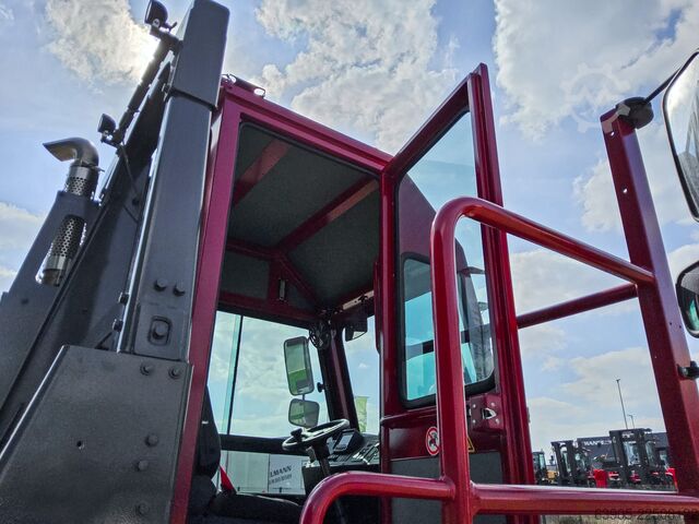 Traktor Terberg YT 220