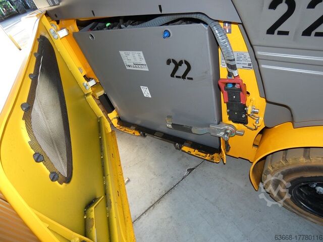 รถโฟล์คลิฟท์ไฟฟ้า 4 ล้อ Jungheinrich EFG S30 - 470 DZ