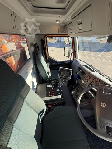 Balayeuse de voirie Bucher - GMeiner - Giletta V65h Volvo