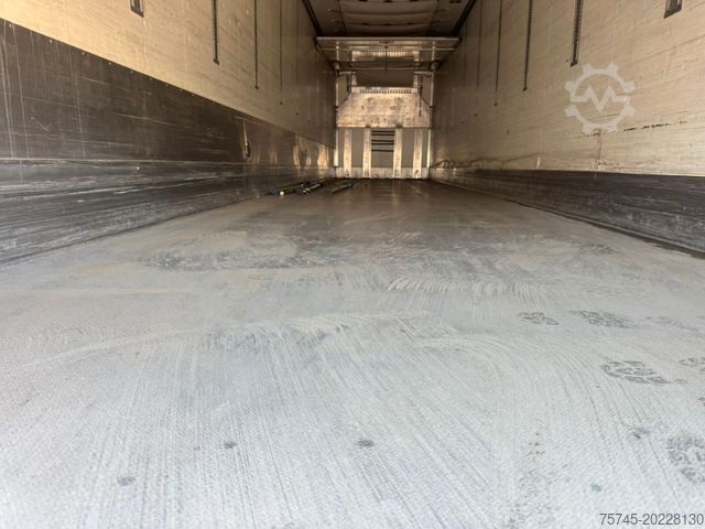 Semiremorcă frigorifică KRONE SD * CARRIER VECTOR 1450 * LIFT UND GELENKACHSE