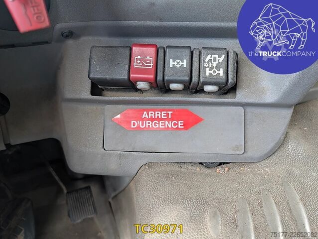 Kamion cisterna Renault Premium 270