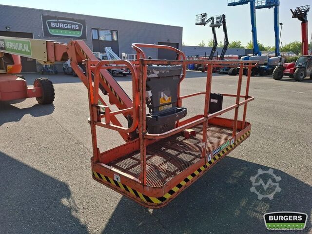 Platforma telescopică JLG 660SJ