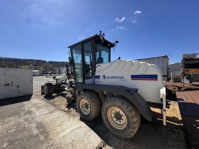 Teetasandaja NEW HOLLAND F106.6A alrrad 6x6 Grader 12 Ton - 10.700 Std