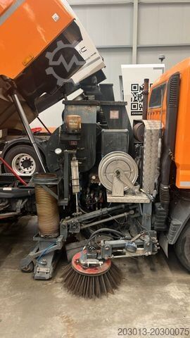 Pritaikytas furgonas MITSUBISHI Canter FUSO Kehrmaschine BROCK SL140 4 m³
