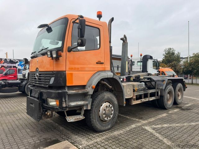 Ruloninė konteinerinė savivartis MERCEDES-BENZ ATEGO 2628 * 6 x 4*LIFTACHSE*KLIMA*WINTER/SCHILD
