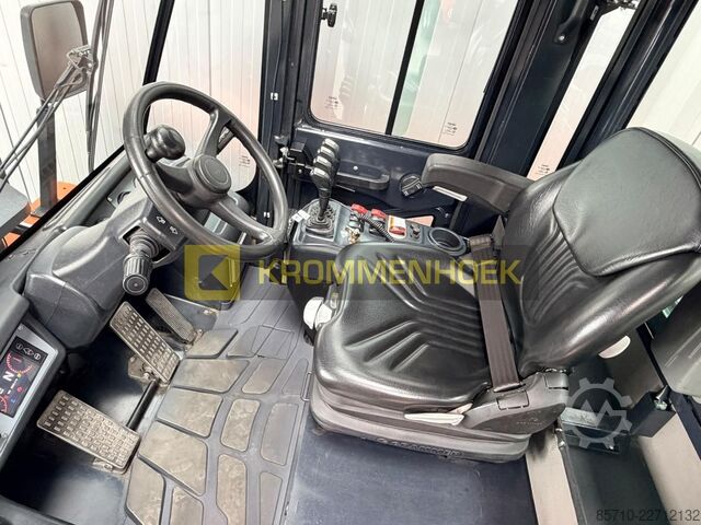 Xe nâng Doosan D 80 S-7