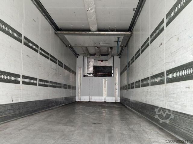 Koeloplegger Schmitz Cargobull FRIGORIFIQUE + HAYON