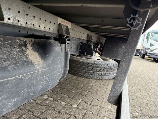 Dostavno vozilo s kesonom IVECO Daily 35C16 3,0L Koffer LBW 750kg Euro6E Seitent