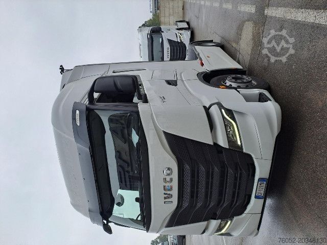 Standarta vilcējs IVECO AS440S48T/P