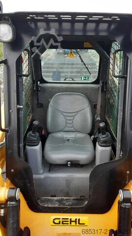 Kompaktné nakladače Gehl RT 165