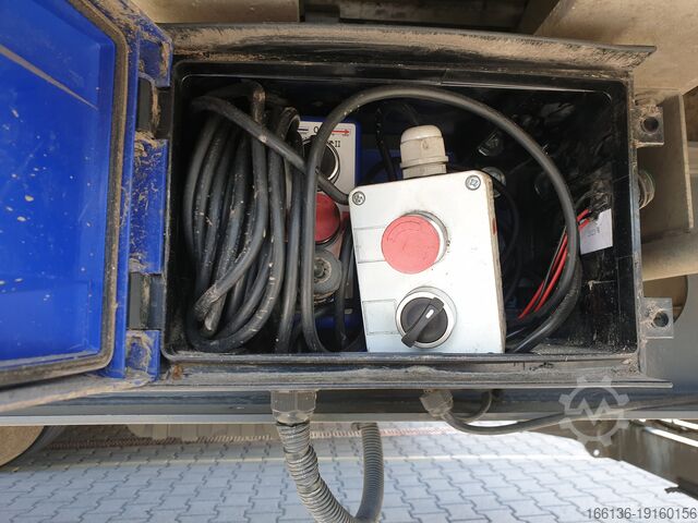 Semiremorcă cu podea mobilă Fliegl SDS 390 Schubboden
