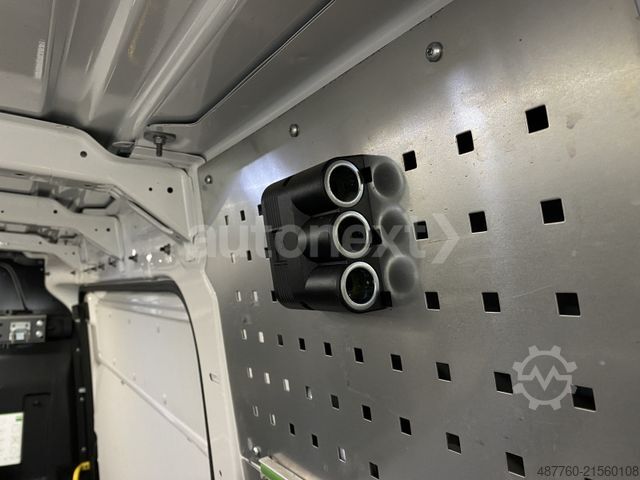 Aukštas mikroautobusas VOLKSWAGEN Crafter 35 *WERKSTATT* AHK3,5t+Dachträger (6888)