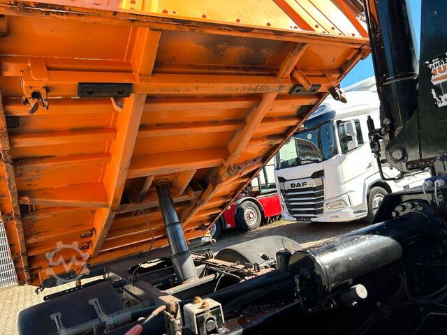 شاحنة قلابة ثلاثية الجوانب DAF 16.250LF Meiller 3-Skipper +MKG HLK106-HP Kran