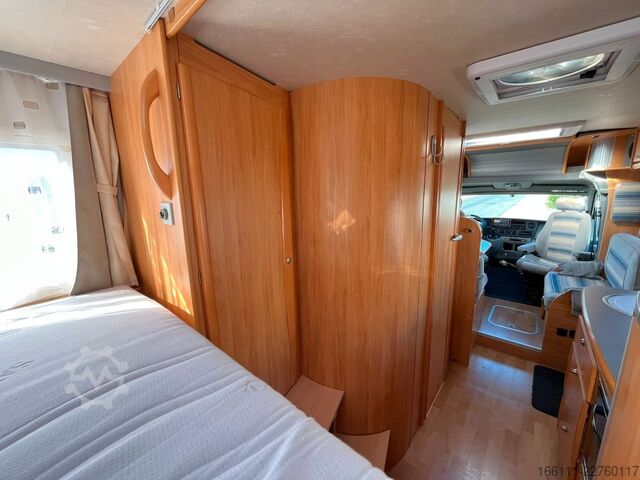 عربة تخييم شبه مدمجة ADRIA 687 SP - Festbett - Automatik - Klima - AHK -